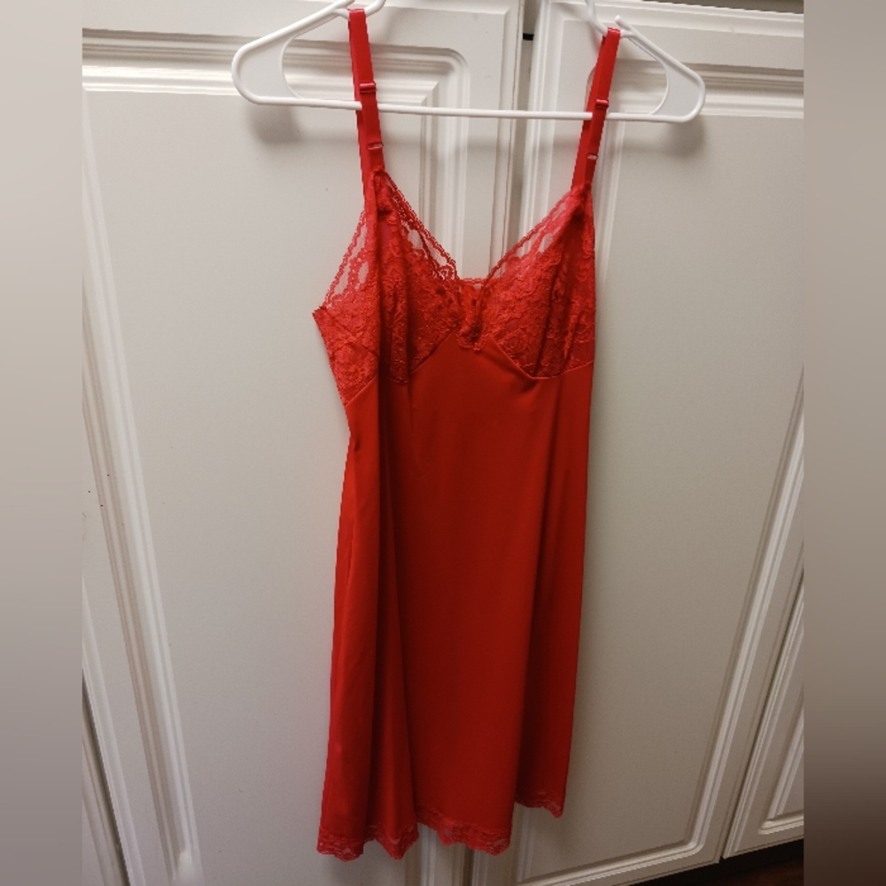 Vintage 1960s Red Shadowline Full Slip For Women Size 34. All Nylon. GUC.
